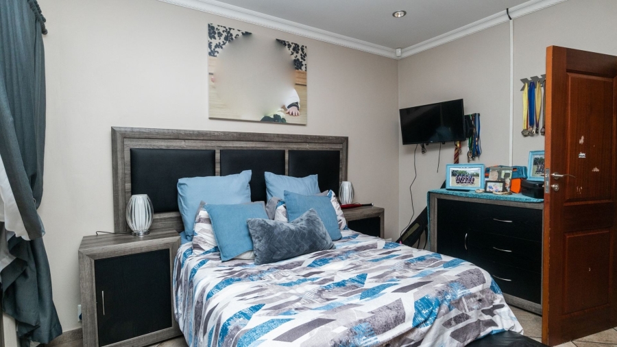 5 Bedroom Property for Sale in Protea Park North West